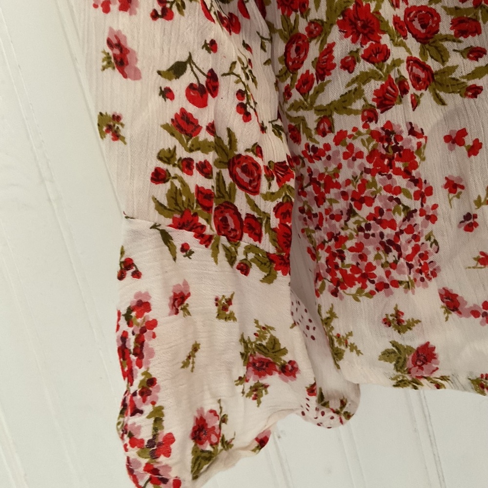 ❤️Dex Floral Blouse - Red and Green - Picture 4 of 7